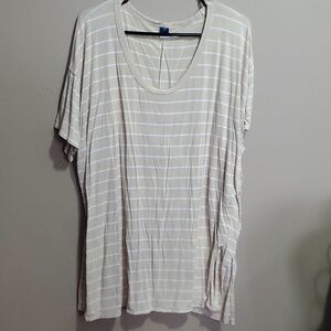 Old navy tshirt size xl